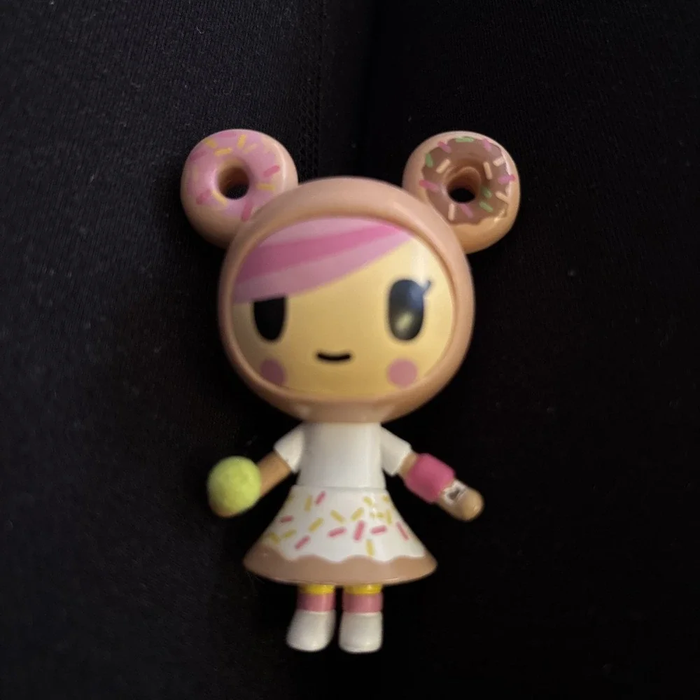Tokidoki Donutella Donutella-in-Donut Vinyl Figure Donutella & Her Sweet Friends